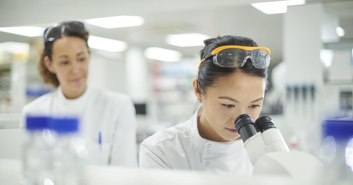 Med lab researchers_Digital - SEOSocialEditorial image