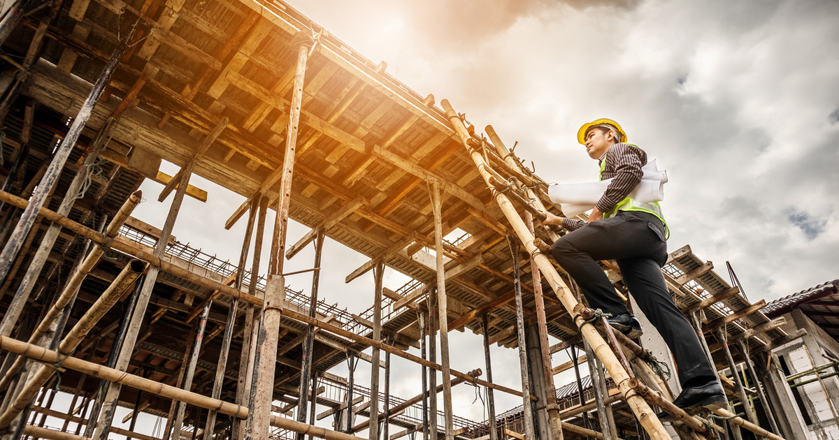 Building project scaffolding young worker seo