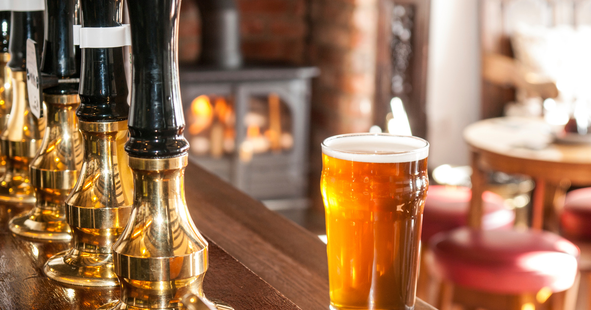 English pub counter with pint seo