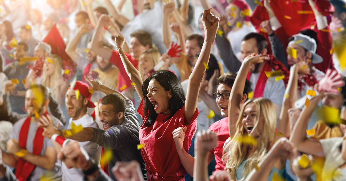 Cheering sports crowd seo